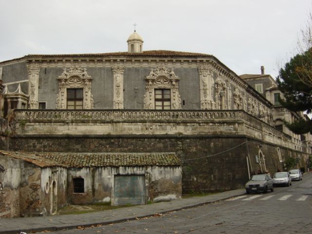 Catania_-_Palazzo_Biscari_-_Foto_di_Giovanni_DallOrto.jpg